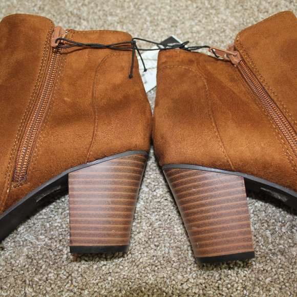 Rue 21 Rainy12 Faux Suede Tan Ankle Booties Boots Womens Size 8 NWT w/ FLAWS - Picture 7 of 10